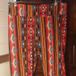 No Boundaries southwestern Aztec print leggings. Size XL NWT
